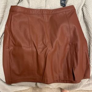 Medium Faux Leather Mini Skirt Abercrombie & Fitch